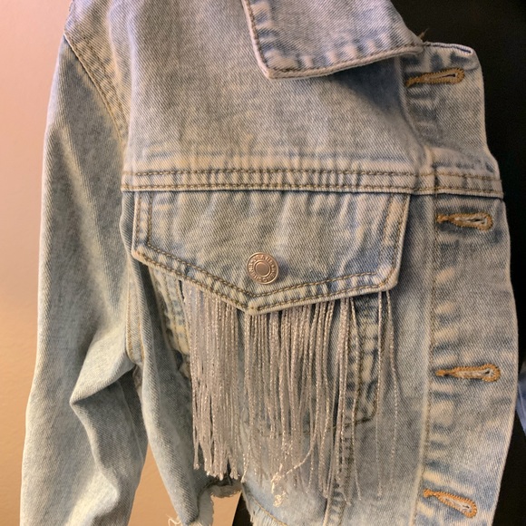 Shein Fringe cropped Jean Jacket with fringe size Large - Picture 3 of 5